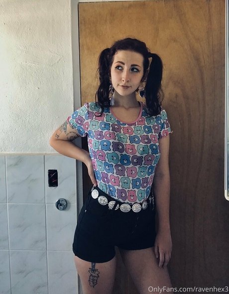 ravenhex3 mannequin img