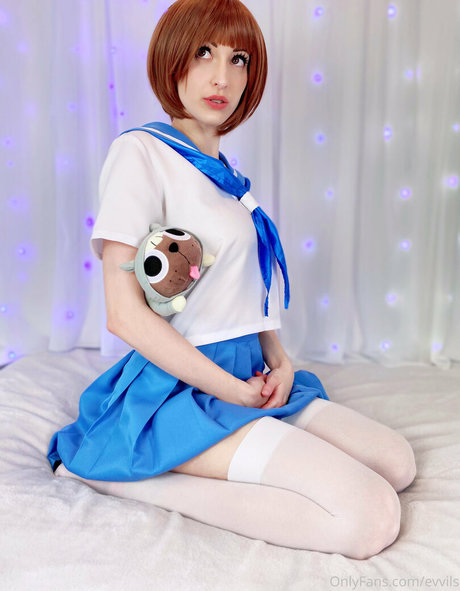 evvils modèle sexy img