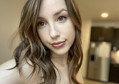 JackieMButler modèle nu image