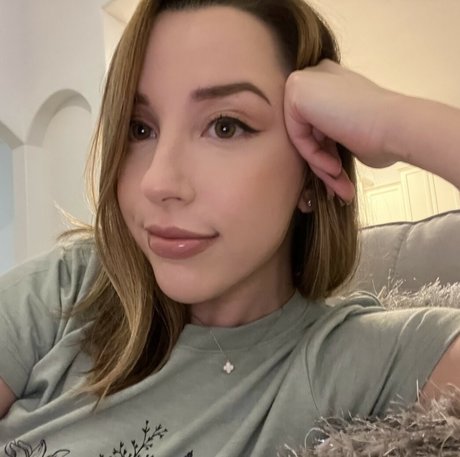 mamelons gonflés onlyfans art sexy archive