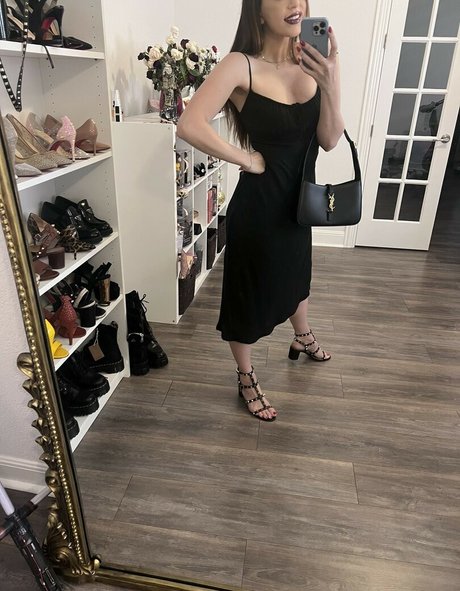 cheveux roses onlyfans assez chaud collection