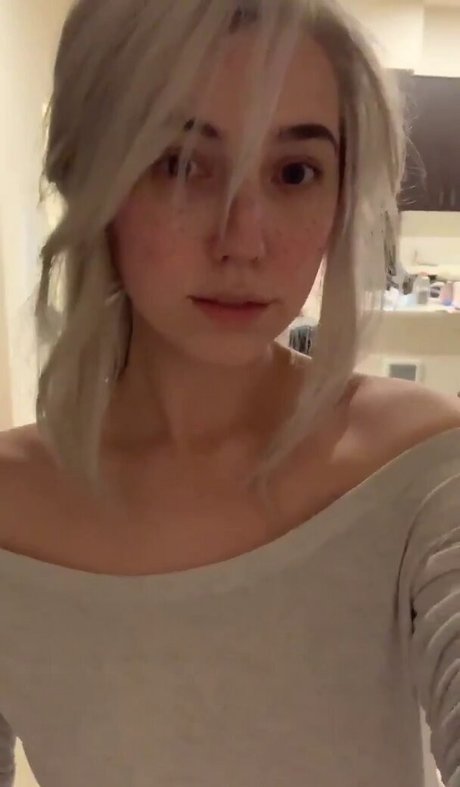 chaton potelé uniquementfans nus exclusifs des photos