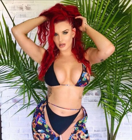 Justina Valentine belle star du porno photo