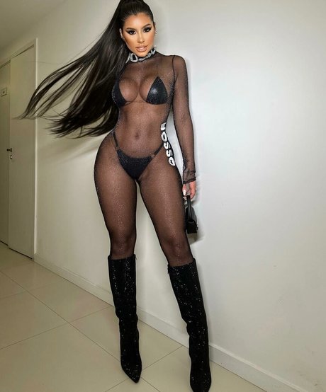 Yris Araujo modèle magnifique images