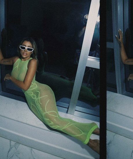 Yris Araujo modèle magnifique img