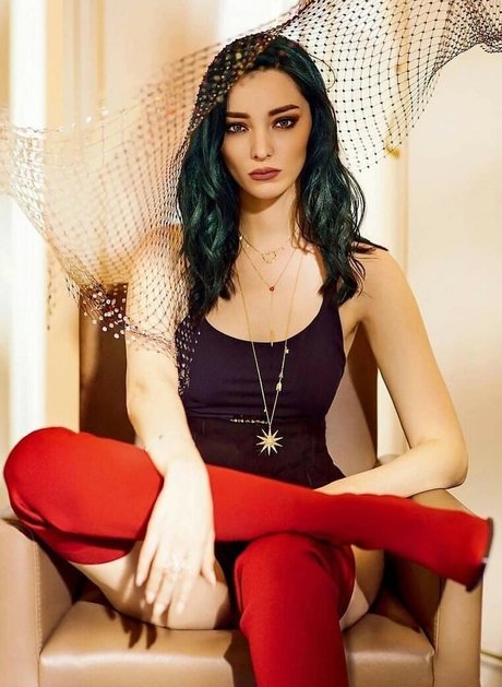 Emma Dumont art étoile photos