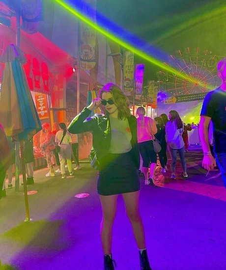 Teagan Croft étoile érotique photo