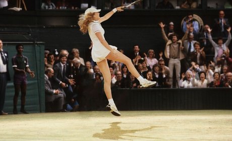 Teagan Croft nus étoiles galeries