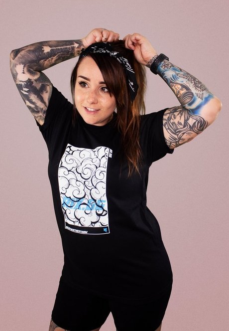 chatte chauve onlyfans top sympa photos