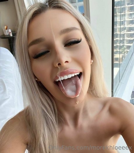 morekhloeeex art modèle galeries