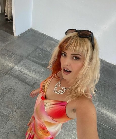 Alba Reche nus star du porno photo