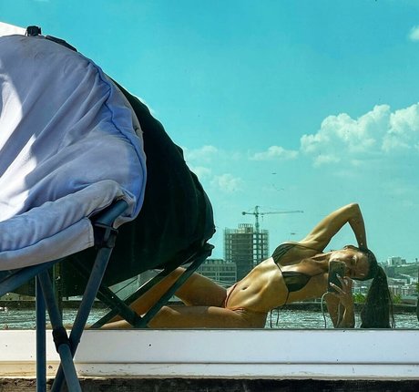 Bea Ortiz jolie star du porno des photos