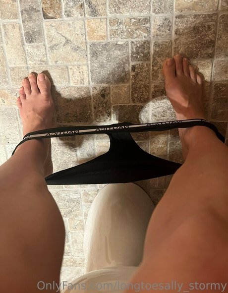 longtoesally stormy star pornographique img