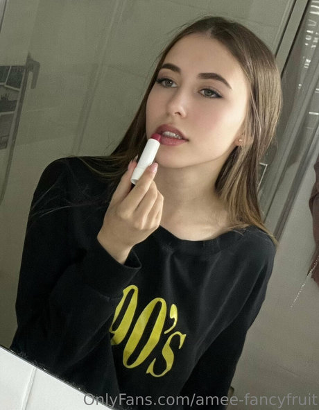 little lisa star du porno chaude des photos