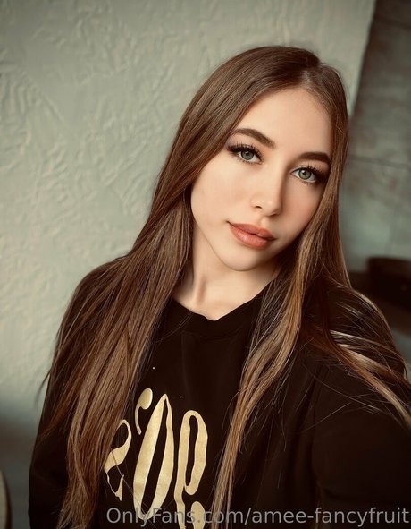 little lisa modèle sexy collection