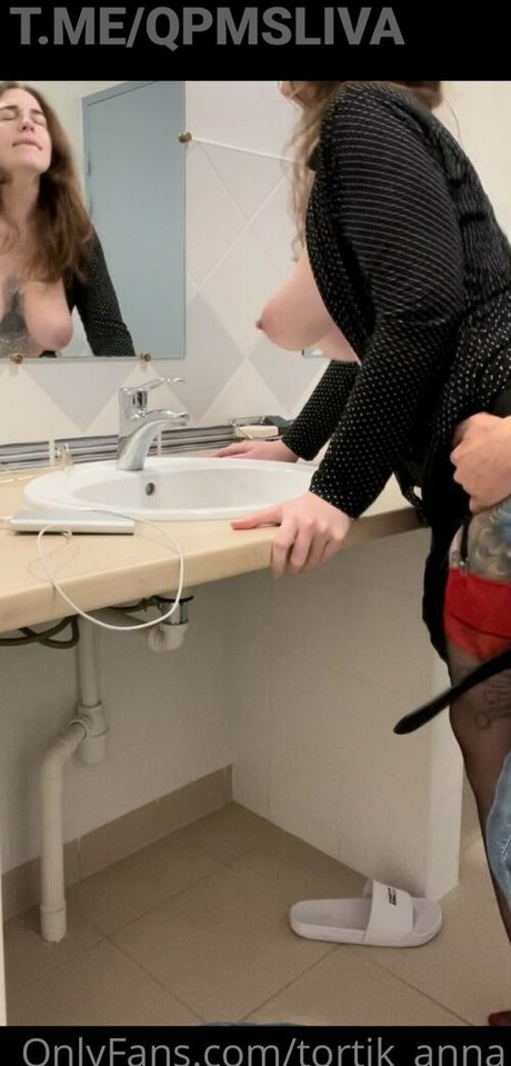 Anna Tortik star du porno photo