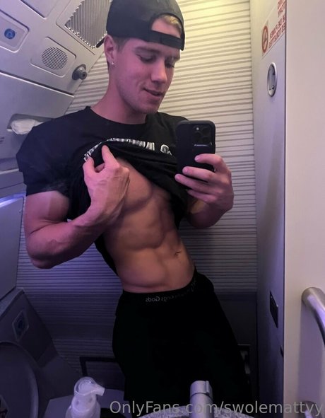 swolemattyy étoile érotique image