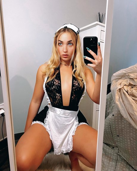 Chloe Chevalier étoile sexy collection