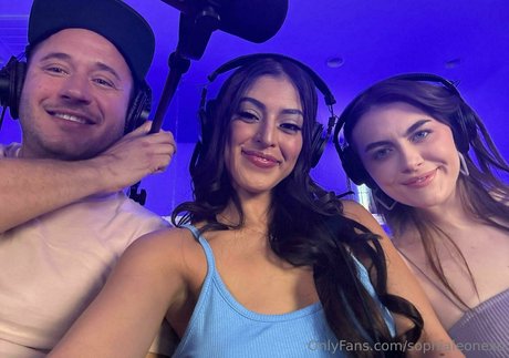 Sophialeonexo modèle sexy archive