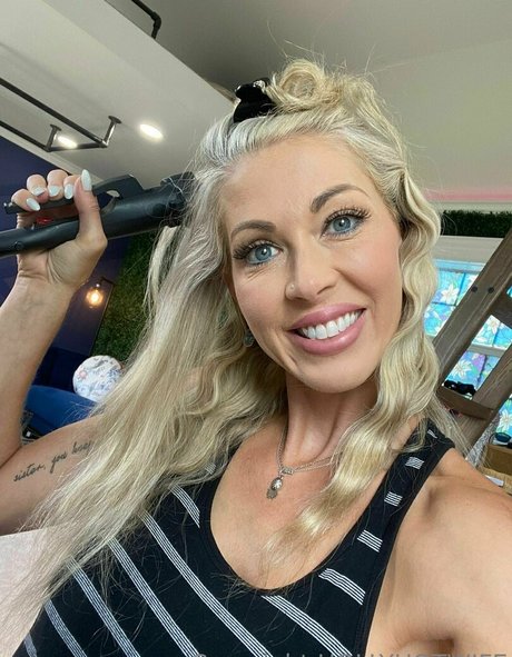 hollyhotwife beau modèle images