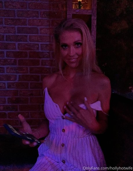 hollyhotwife star érotique des photos