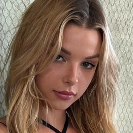 Madi Teeuws belle star du porno des photos