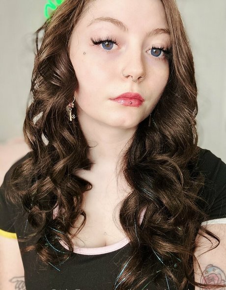 katherinepinefree modèle adulte archive