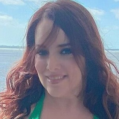 Maggie Green modèle nu des photos