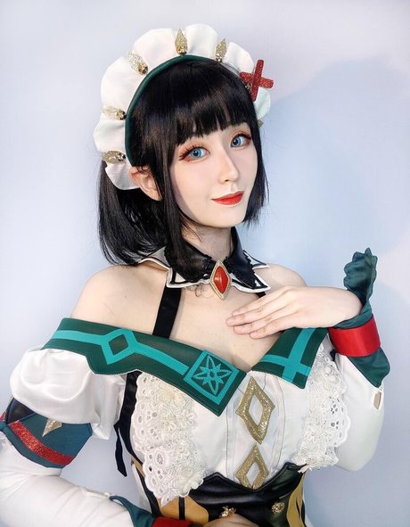 Larissa Rochefort actrice sexy images