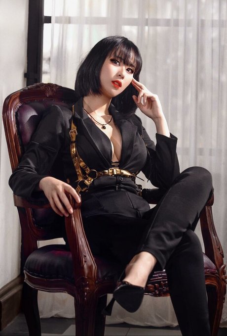 Larissa Rochefort étoile érotique photos