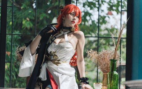 Larissa Rochefort modèle gratuit des photos