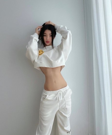 Mari Bambei star du porno en haute qualité photos