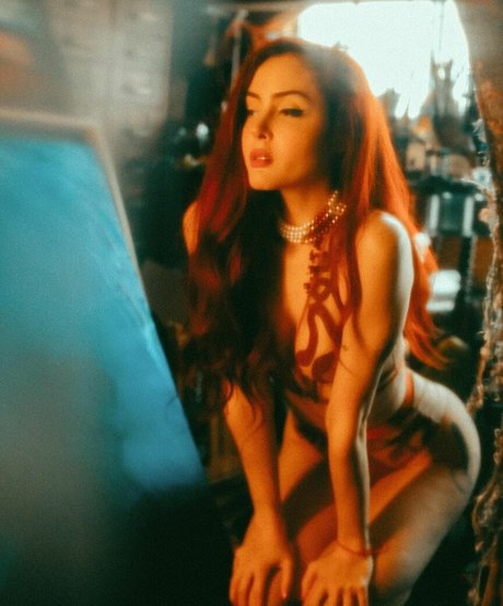 Maren Altman modèles nus collection