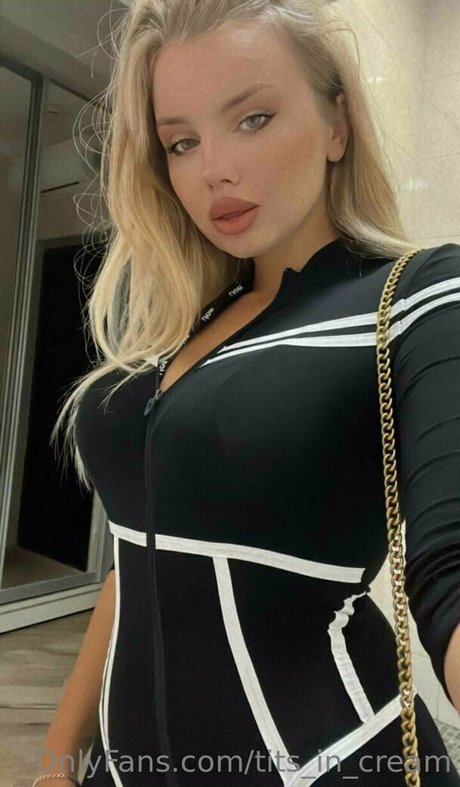 tiiiiits queen beau modèle img