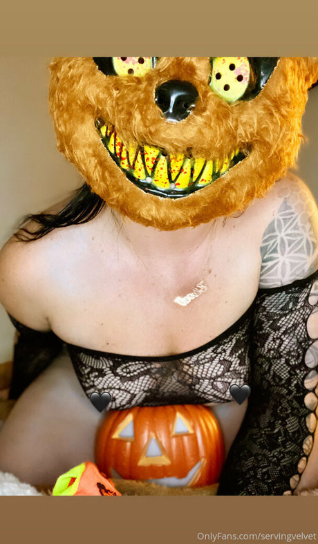 servingvelvet modèle érotique image