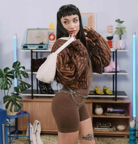 Maria Becerra actrice artistique photo