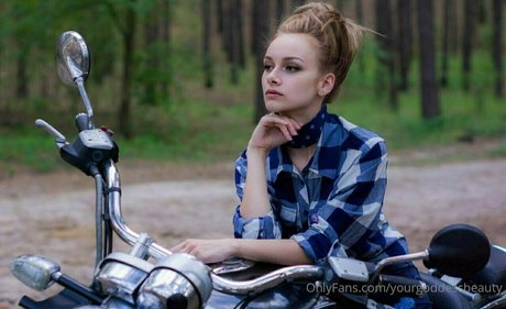 yourgoddessbeauty actrice nue images