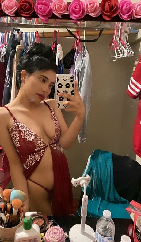 Agnes Inezz étoile magnifique image