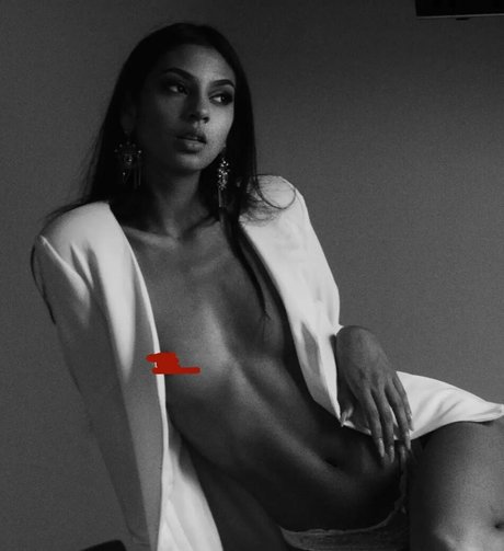 violettcameron modèle de sexe collection