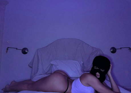 Bellabluntz modèle de sexe archive