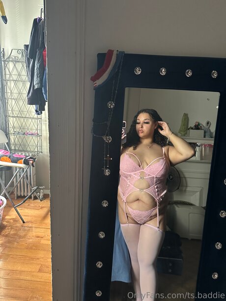 TS Baddie étoile érotique images