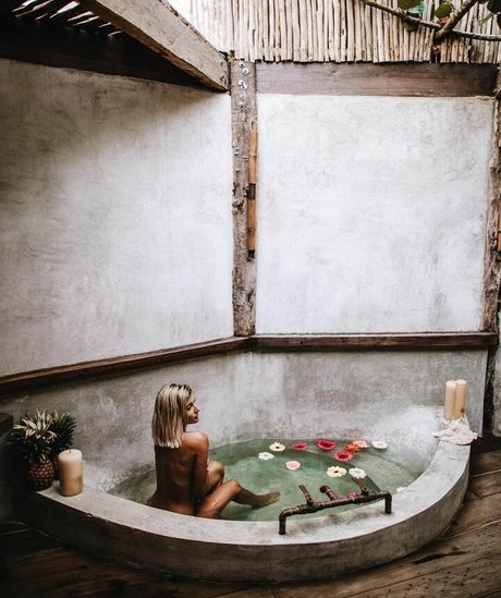 Lauren Bullen star érotique img