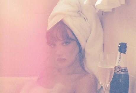 Olivia OBrien star du porno exclusive image