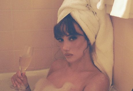 Olivia OBrien actrice xxx des photos