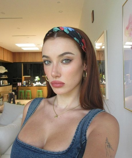 Olivia OBrien étoile adulte des photos