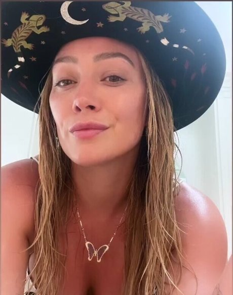 Hillary Duff star du porno en haute qualité photo