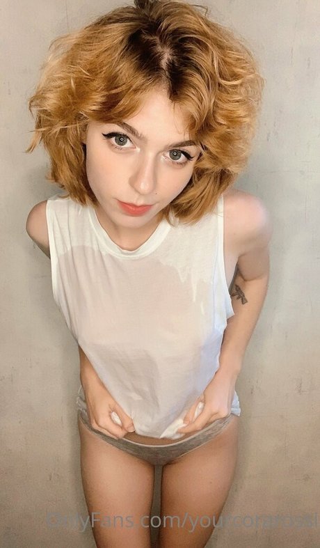 YourCoraRossi modèle sexy collection