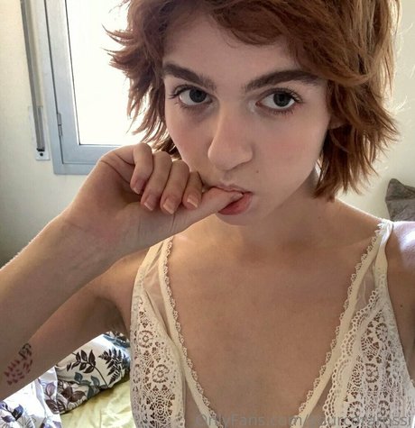 YourCoraRossi actrice libre photos