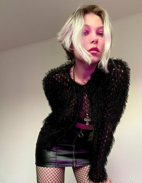 strwbrr modèle sexy archive