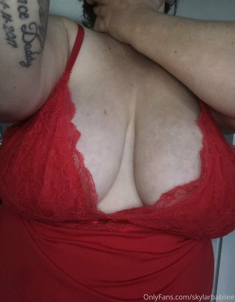 skylarbabiiee modèle nu photos